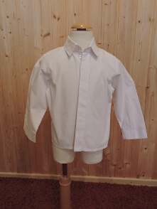 weisses Knabenhemd